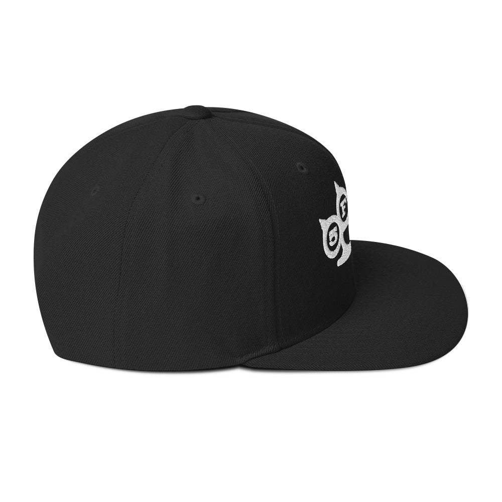 MERCHMOMENT Five Finger Death Punch White Knuckles Embroidered Snapback Hat [Apparel] - Rock Band Apparel