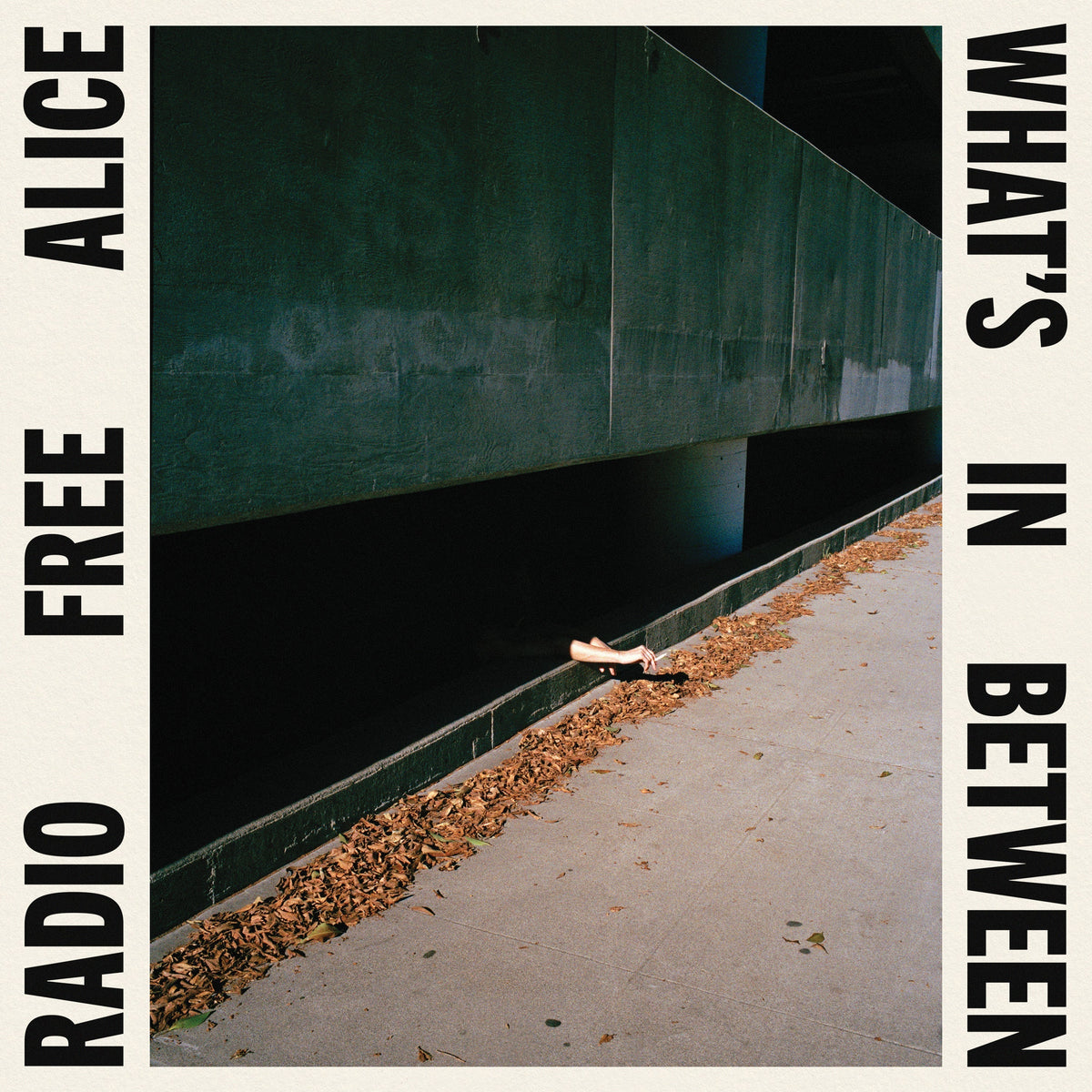 PRE-ORDER: Radio Free Alice - What'S In Between (Indie Exclusive) [Cream Vinyl] [Vinyl]